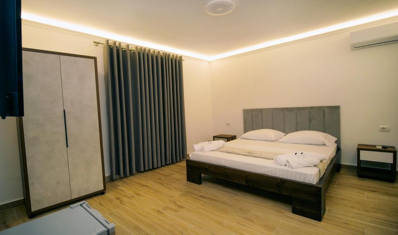 Vila Fatos Qama Berat Exterior foto