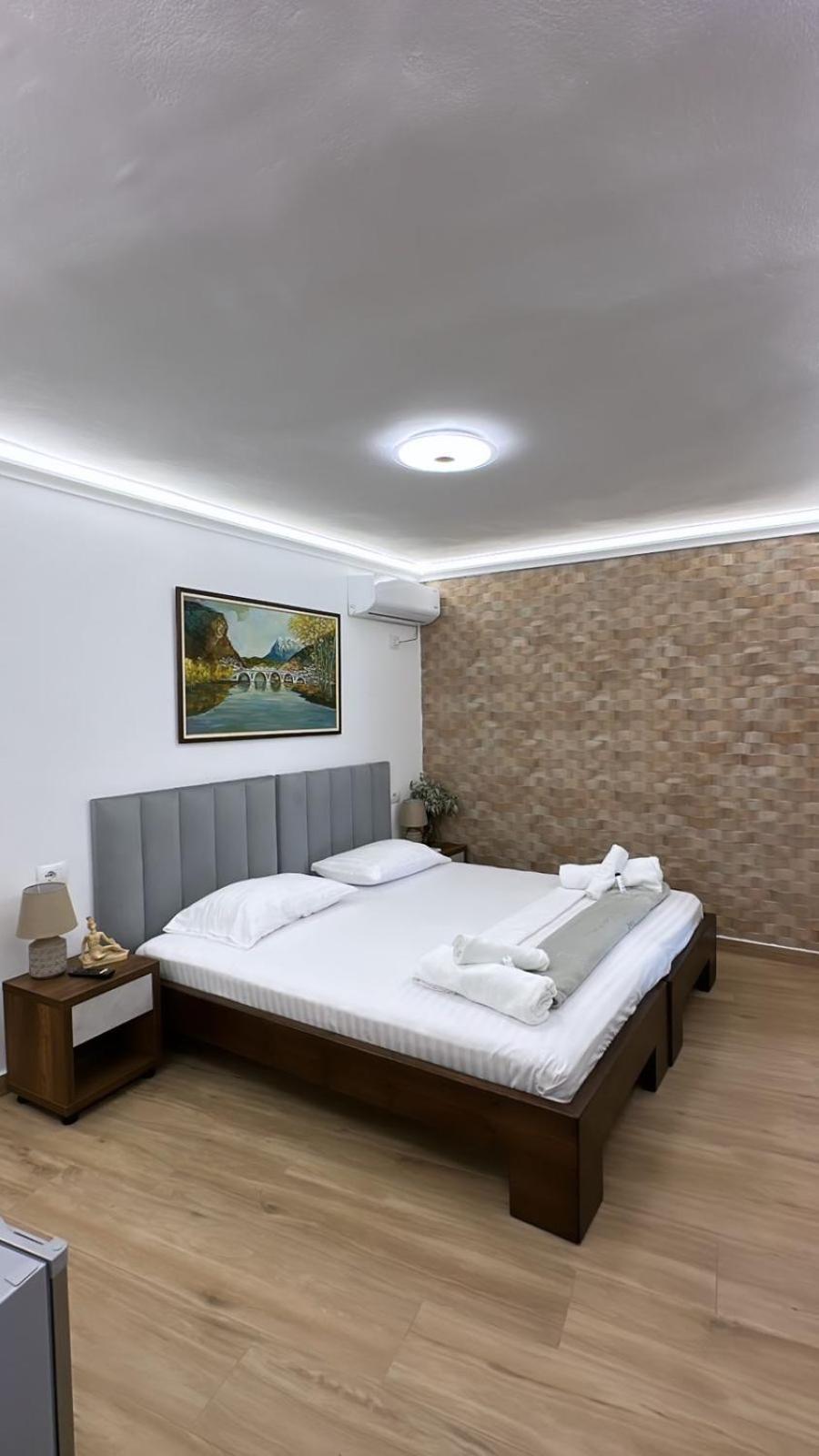Vila Fatos Qama Berat Exterior foto