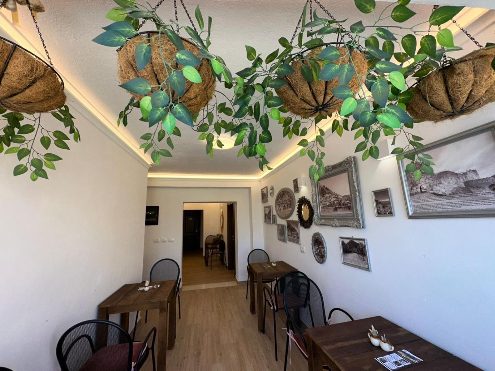 Vila Fatos Qama Berat Exterior foto