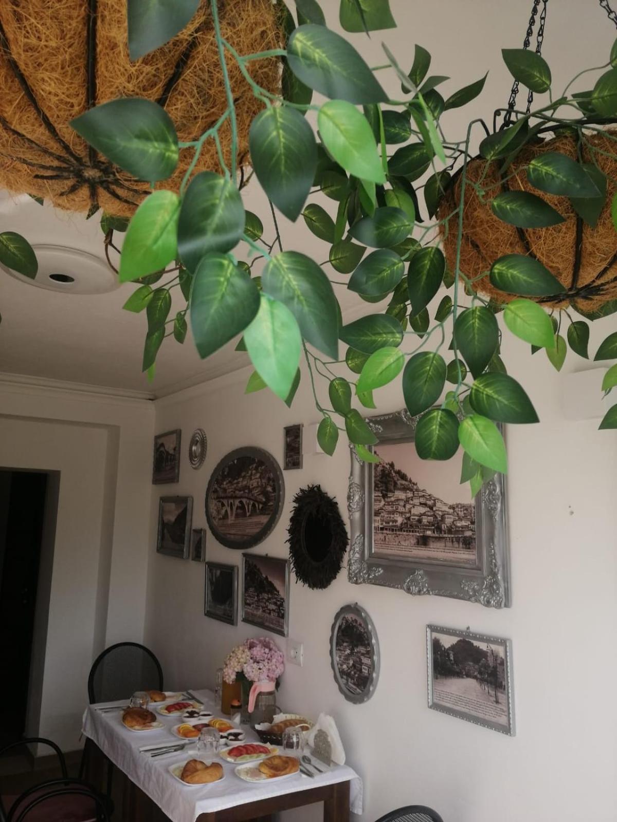 Vila Fatos Qama Berat Exterior foto